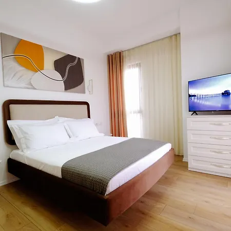 Albania Haven 15b * ティラナ